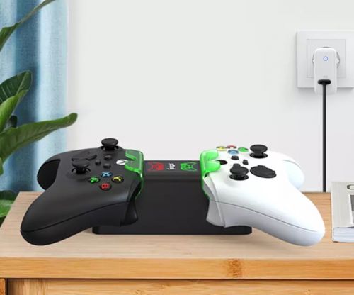 Зарядная станция Charging Kit с двумя аккумуляторами для Xbox Series S X